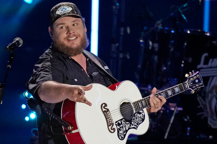 Luke Combs Net Worth,